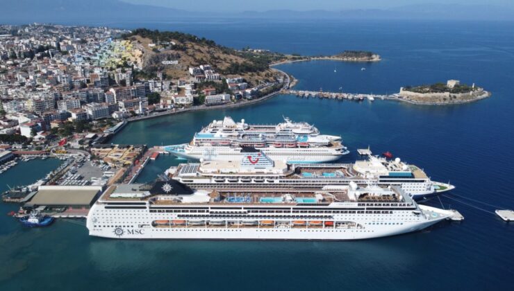 Türkiye limanlarına gelen kruvaziyer yolcu sayısı 10 ayda 2 milyonu aşarak rekor kırdı