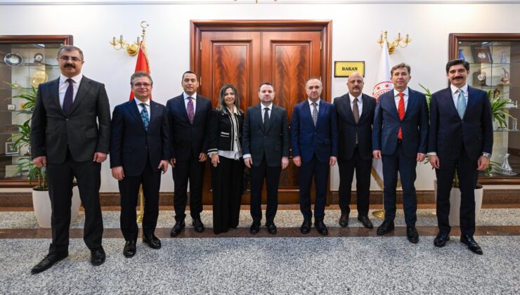 Adalet Bakanı Akın Gürlek, HSK Genel Sekreteri ve Yardımcılarını Kabul Etti