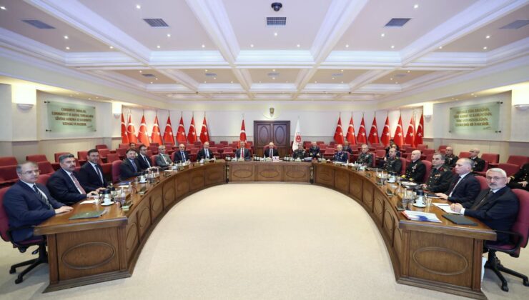 Millî Savunma Bakanlığında Savunma Sanayii Değerlendirme Toplantısı Gerçekleştirildi