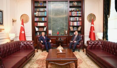 Eski TBMM Başkanı Bülent Arınç ve Sayıştay Üyesi Nükrettin Parlak’tan Vali Yakup Canbolat’a Ziyaret