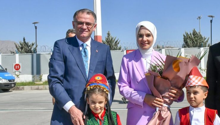Bakan Göktaş, Van’da Bir Dizi Temasta Bulundu