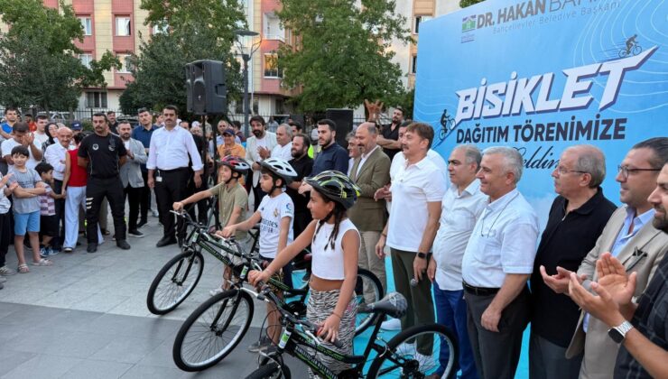 Bahçelievler’de geleneksel bisiklet dağıtımı: 100 çocuk bisikletine kavuştu
