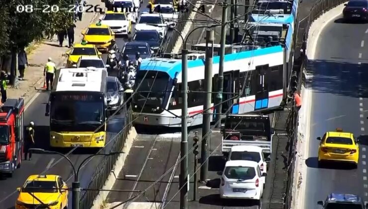 Beyoğlu Fındıklı’da Tramvay Raydan Çıktı: Seferlerde Aksama Yaşanıyor