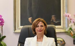 Eskişehir Büyükşehir Belediye Başkanı Ayşe Ünlüce CHP’den İstifa Etti