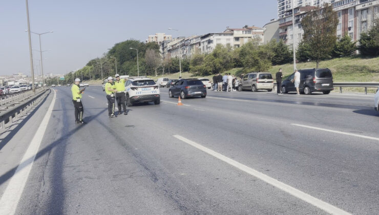 İstanbul TEM Otoyolu’nda 10 aracın karıştığı zincirleme kaza: Yaralılar var